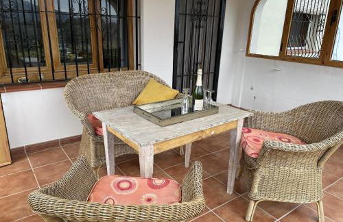 Mediterranean Escape with Garden - Foto 6