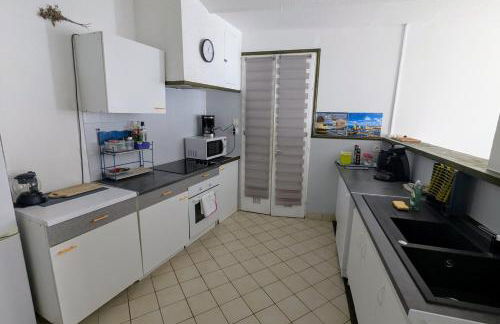 Spacious nest with terrace near the beach - Foto 20