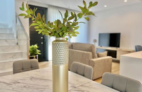 La Masion de Tout Seasonal Rental - Photo 13