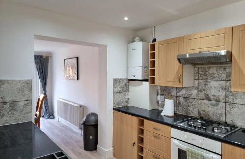 Entire 3 bedroom home with Parking in Welling, London, UK - Photo 69