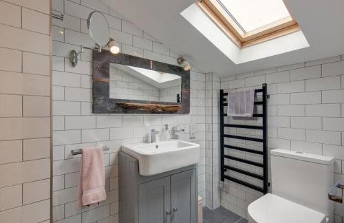 The Artist's Studio at Meadow Cottage - Photo 23