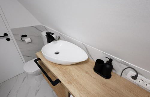 Franc Holiday House With a Spacious Terrace, Hot Tub And Sauna - Foto 34