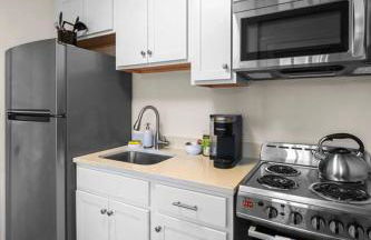 1BR on SALEM Common w/ Parking l Walk to Town - Photo 4
