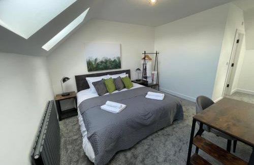 Brand New High Spec House with Parking & Wi-Fi By Home Away From Home - B - Foto 12