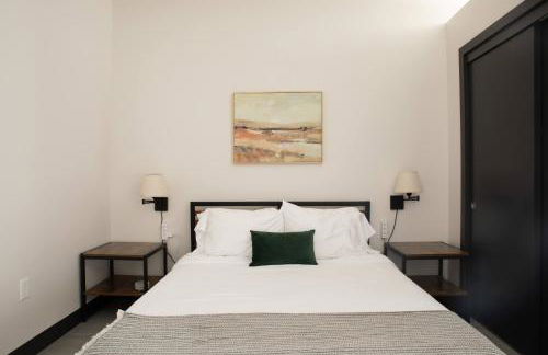 Deer District Studio Apt - One Block from Fiserv and Baird - Foto 12