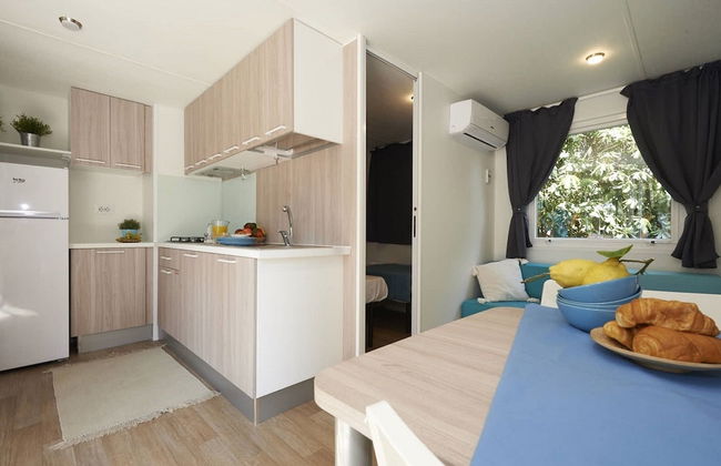 Chalet w/ Terrace & Pool - Photo 5