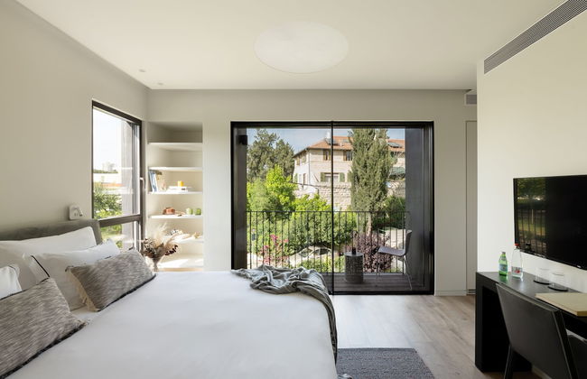 The Y House - Photo 5