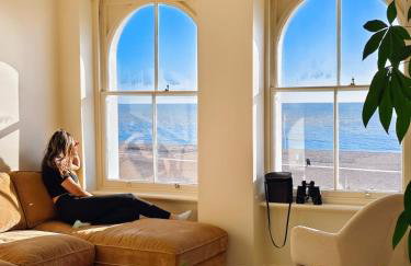 Ocean Whisper - 2 Bedroom Sea Front Apartment - Foto 11