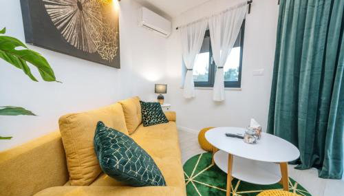 LuxStay Apartments APT3 - Private Parking, Terrace - Foto 3