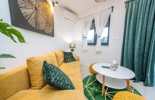 LuxStay Apartments APT3 - Private Parking, Terrace - Foto 3