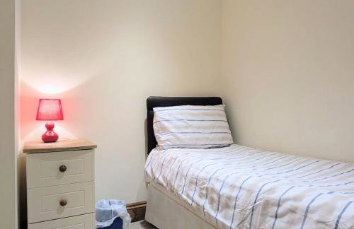 The Cloisters, Muston - Photo 11