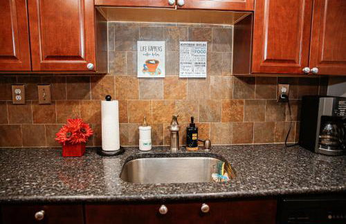 Charming 3bd Alexandria House, 11 miles to DC, Nice front view - Foto 15