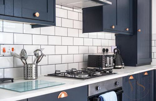 Modern 3BR Home in 9 Anson Rd Near Sandwell Hospital with Garden and Free Parking - Foto 7