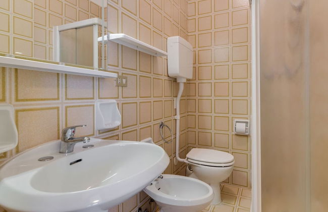 Belvilla by OYO Gianni B Four Plus One - Foto 9