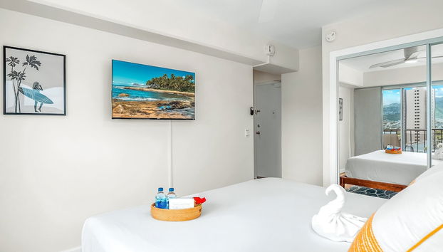 2BR/2BA Condos in Kuhio at Waikiki with Parking! - Foto 3, Habitación