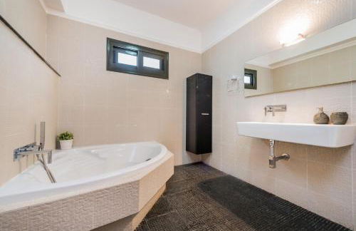 V and H House - Cozy & Ideal for Families, by ZanteWize - Foto 9