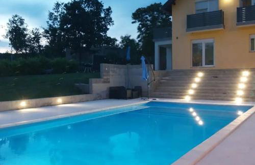 Familyway Croatia Kids Friendly Family villa with privat Pool 50 m2 Slavonski Brod - Foto 35