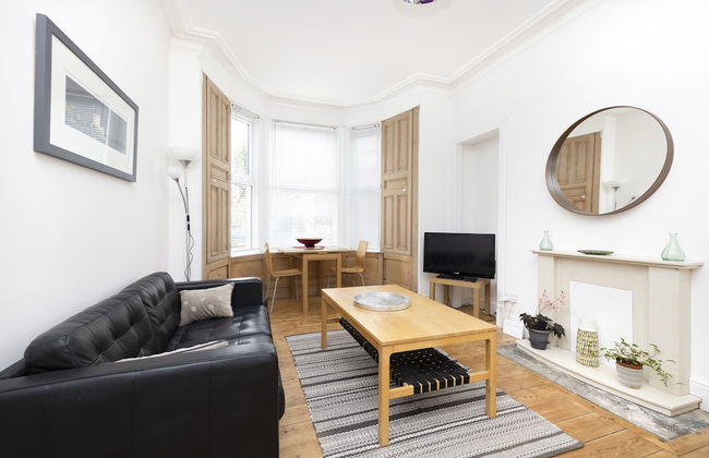 JOIVY Charming 1-Bed Ap Near Leith Links W/ Patio - Foto 12