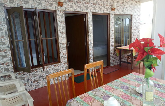 Githmini Beach Guest House & Toures - Foto 1