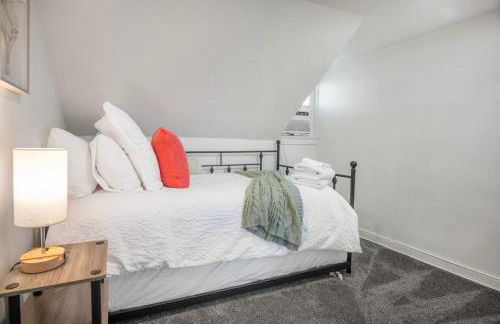 Newly Renovated, Cozy Home - Quiet, Mountain Views - Foto 22