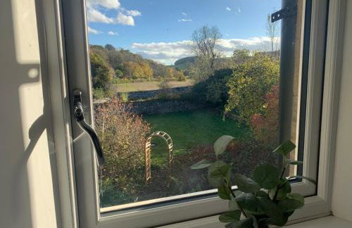 The Carthouse (Luxury 2 bed with private hot tub) - Photo 23