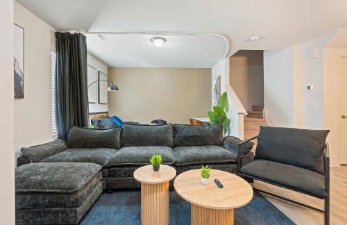 4BR Townhouse King Bed 2-Story Near NC State - Foto 1