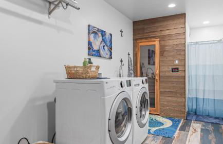 Peaceful Treehouse-Style Stay with Sauna Fire Pit Forest Views Near the Coast The Treehouse by AvantStay - Foto 34