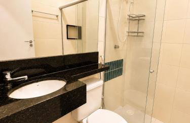 Flat com Piscina Guarajuba 2 Quartos 100m da Praia - Foto 11