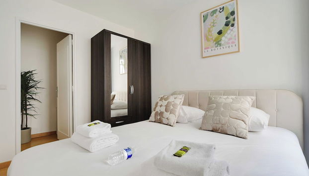 Urban Chic Apartment in Central Paris - Foto 3, Habitación