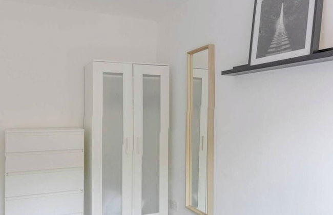 Lovely 4 Bed House w Garden, 1 Stop to Waterloo - Foto 19