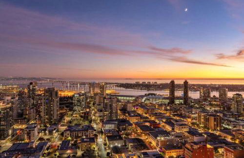 Luxury Penthouse 39th Floor · Ocean & Comic-Con - Foto 2