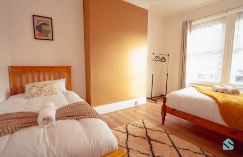 Beautiful 3BDR Flat By Stay Aura Short Lets & Serviced Accommodation Newcastle With Free WiFi & Parking - Foto 12