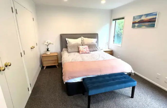 Private and Sunny 3BR with parking I Zodiak Stays - Foto 2