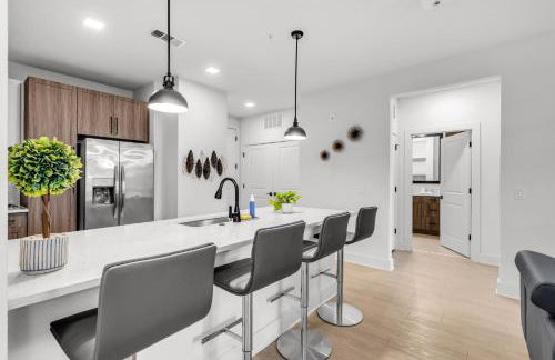 Peaceful 2BR by the Bay Pool and Coastal Vibes - Foto 28