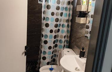 Tommy's Guest House - Photo 11