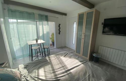 Beau studio neuf et équipé - Foto 1