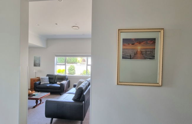 Cheerful 5 - Bedroom Home - Free Parking - Foto 35