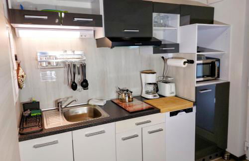 APARTMENTHAUS "AM KORNFELD" - 10 Gästewohnungen mit 1-3 Schlafzimmern, 40 Betten, Raucherbalkon, Reinigungs- & Wäscheservice, Grillgarten, Parkplatz - Foto 26