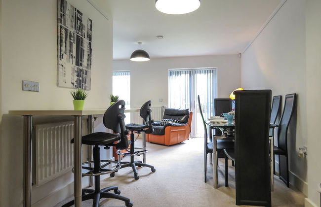 Tudors eSuites Park Central Townhouse Garden and Parking - Foto 15