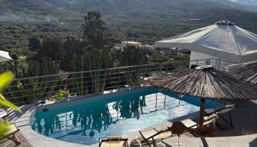 Stone Heaven Villa -Poolside BBQ & Fresh Herbs - Photo 2