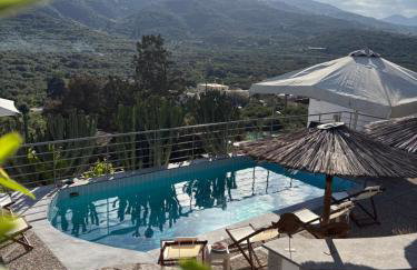 Stone Heaven Villa -Poolside BBQ & Fresh Herbs - Photo 2