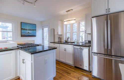 A Peaceful Oasis on Munjoy Hill - 3BR Cottage & Parking - Foto 31