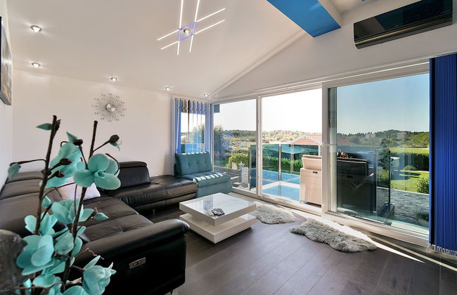 House 1971 - Photo 25