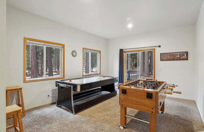 Truckee Pines Retreat Game Room & Forest Views - Foto 24