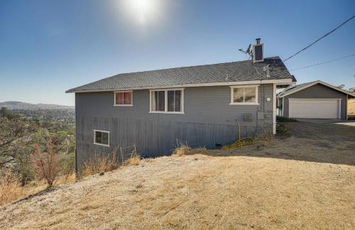 Water Views and Decks Spacious La Grange Retreat - Foto 29