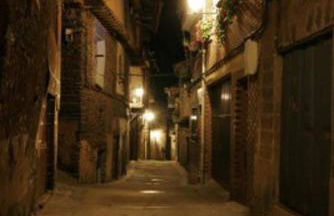 Charming House in Robledillo de Gata with Fireplace and Terrace - Foto 23