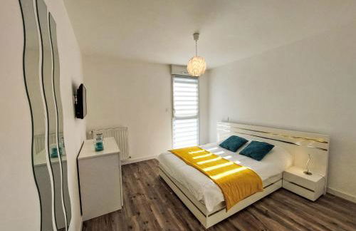 Apartment Grand Balcon- Piscine et proche du Port by Interhome - Foto 9