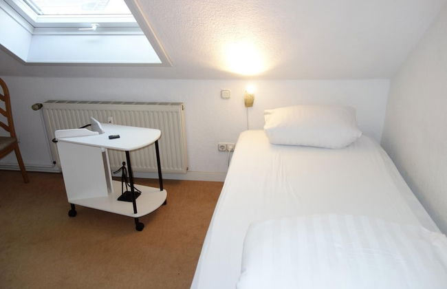 Tolstov-Hotels Generous 3 Room Apartment - Photo 7