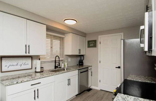 Modern Ranch near Downtown and Airport - Foto 39