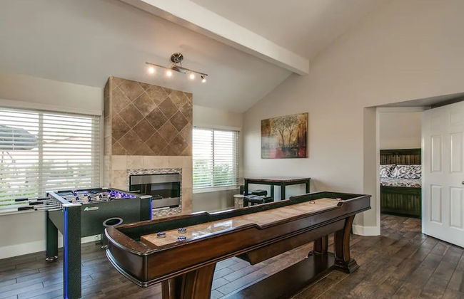 Spectacular Hilltop Home W/resort Like Backyard! - Foto 33